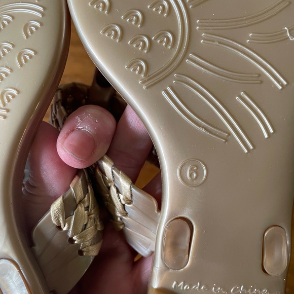 JACK ROGERS  Tinsley Jelly Sandals Gold Size 6 Braided Flat - Picture 5 of 6